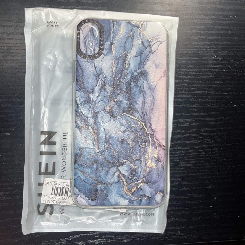 Blue marble iPhone XR case - Picture 2 of 5